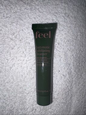 Feel Enzymatic Exfoliating Cleanser - Deep Green (Travel Size)